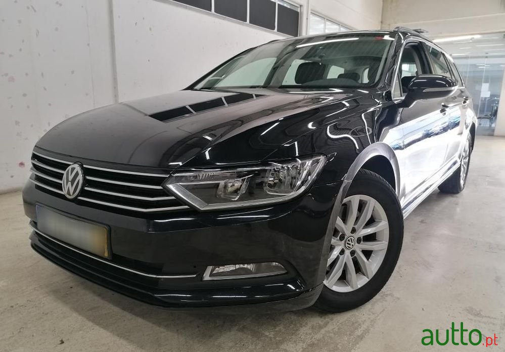 2018' Volkswagen Passat Variant photo #1