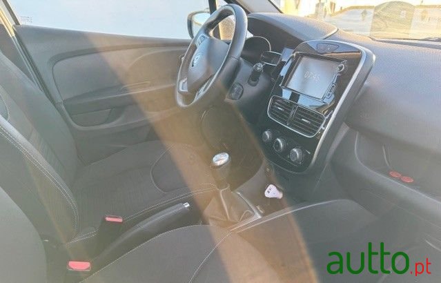 2018' Renault Clio photo #6