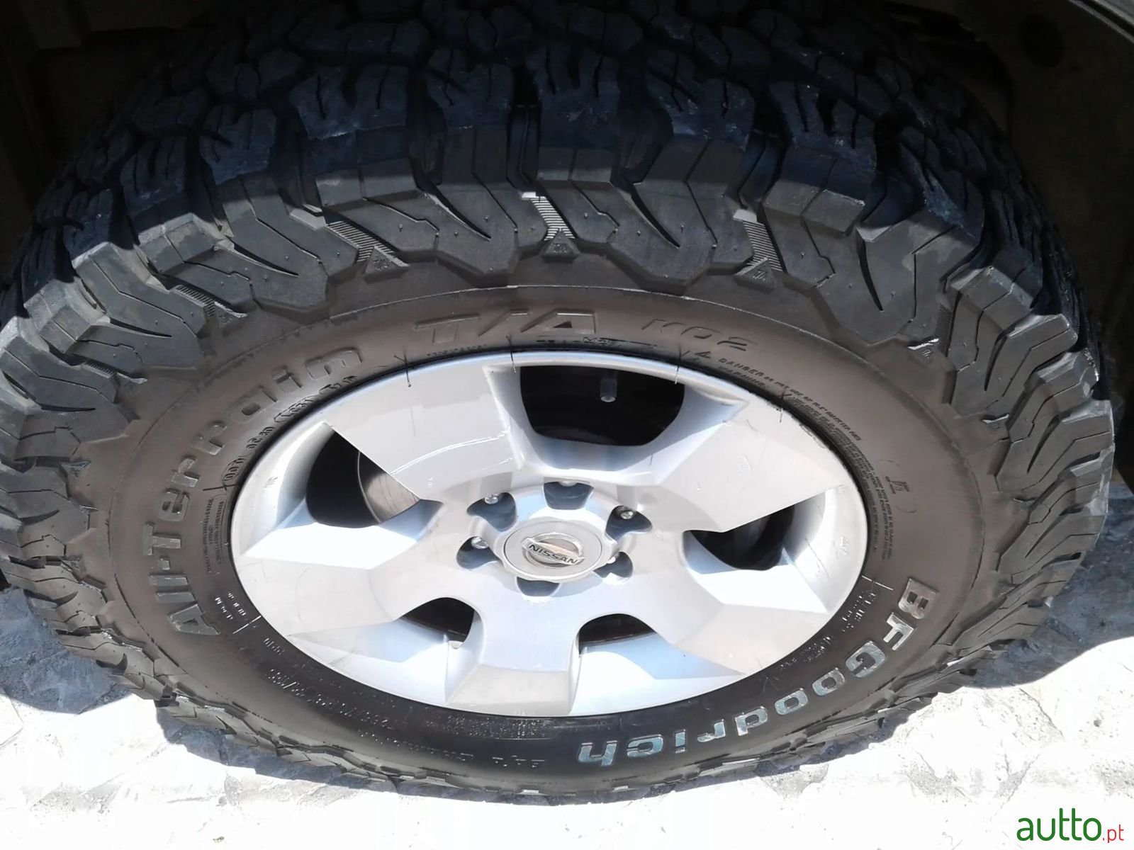 2006' Nissan Navara photo #5