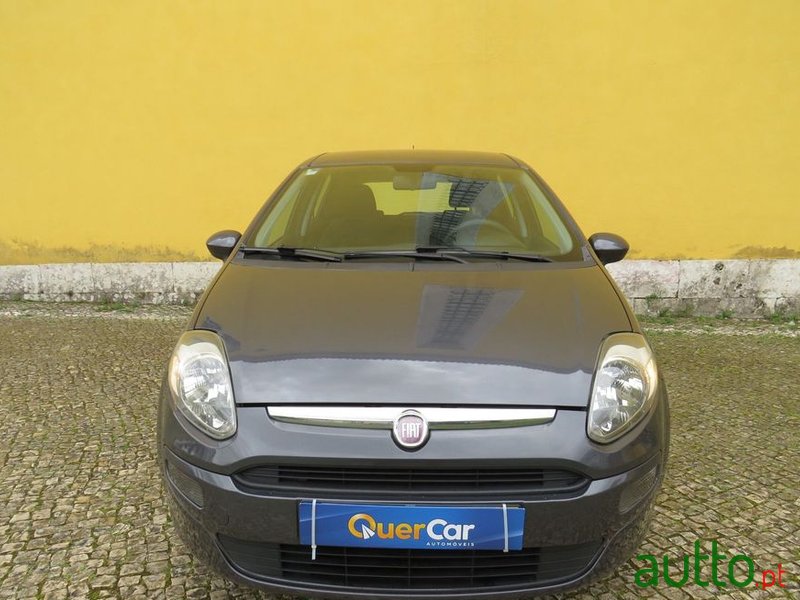 2011' Fiat Punto Evo photo #3