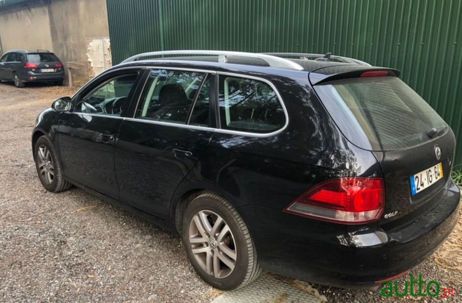 2009' Volkswagen Golf Variant photo #2