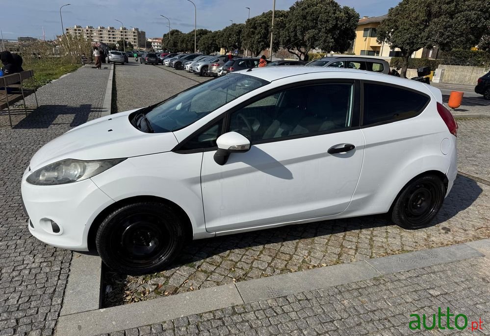 2010' Ford Fiesta photo #1