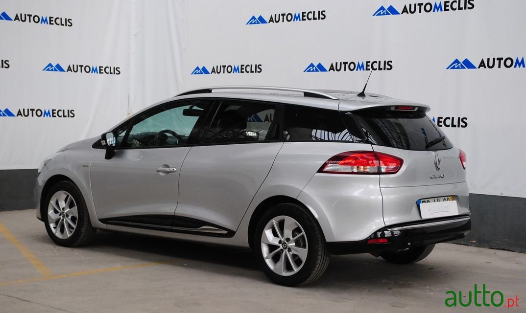 2018' Renault Clio Sport Tourer photo #4