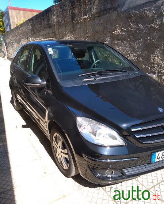 2008' Mercedes-Benz B-150 photo #2