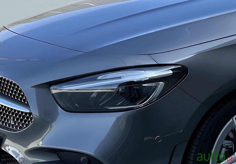 2023' Mercedes-Benz B 180 photo #3