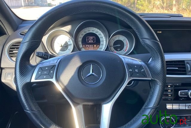 2011' Mercedes-Benz C-220 photo #4