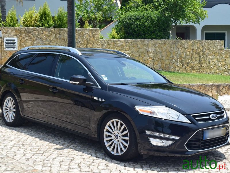 2011' Ford Mondeo Sw photo #1
