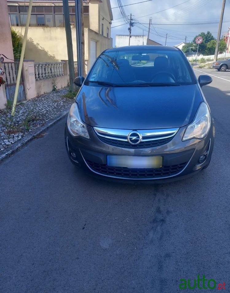2012' Opel Corsa photo #2