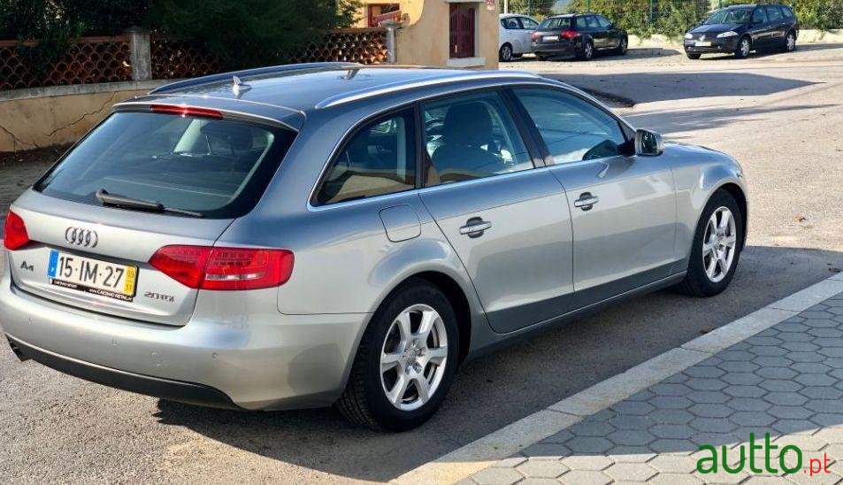 2009' Audi A4 Avant photo #2