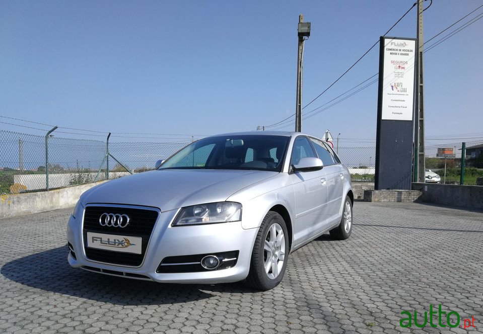 2011' Audi A3 Sportback photo #1