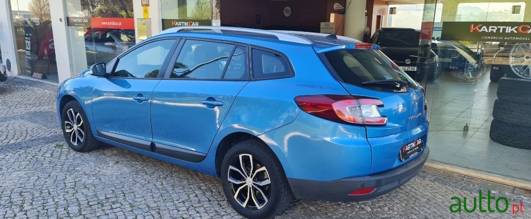 2013' Renault Megane Sport Tourer photo #3