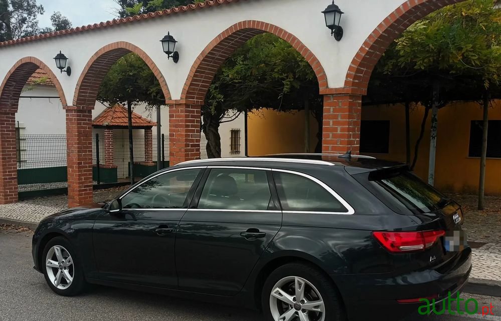 2017' Audi A4 Avant photo #6