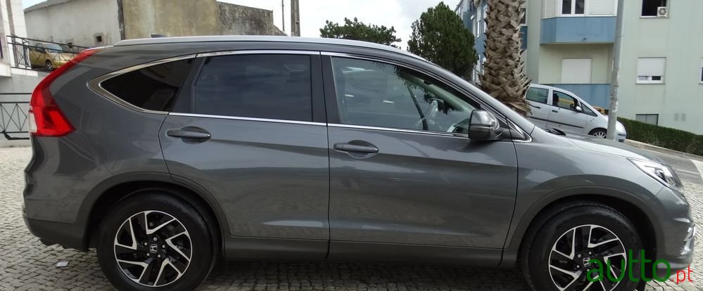 2017' Honda CR-V photo #3