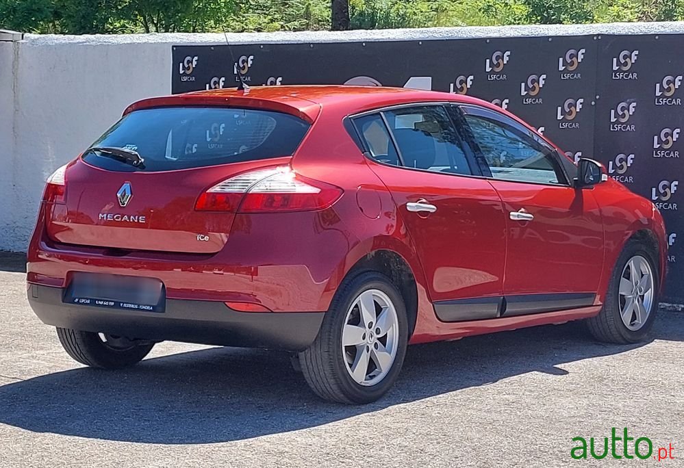 2010' Renault Megane photo #6