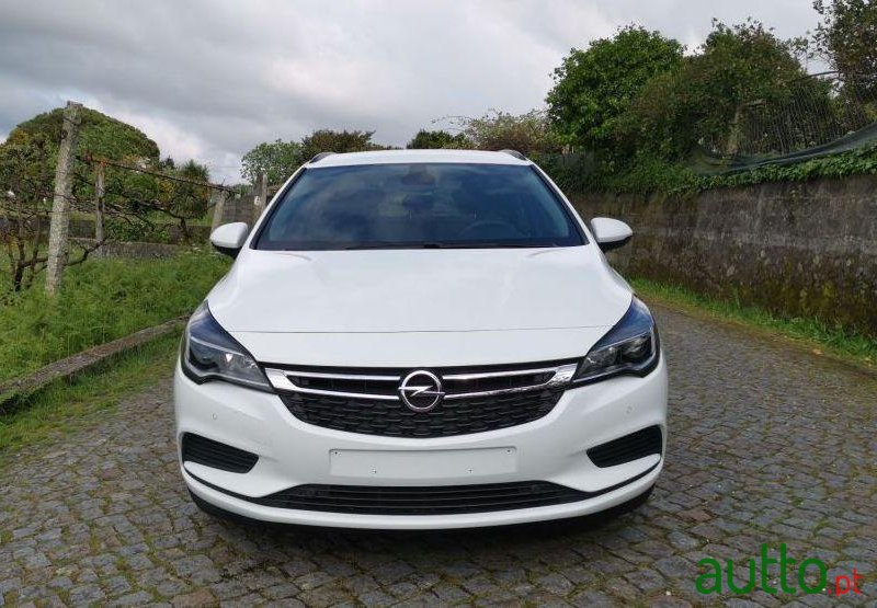 2019' Opel Astra 1.6 Cdti Ecotec Navi photo #1