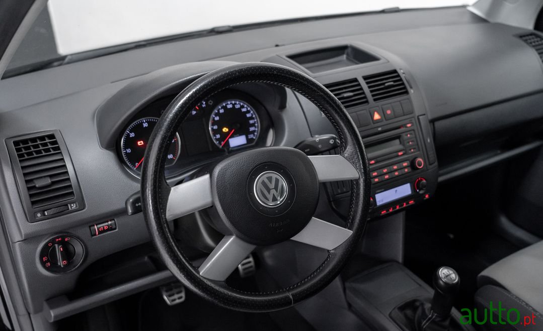 2007' Volkswagen Polo photo #6