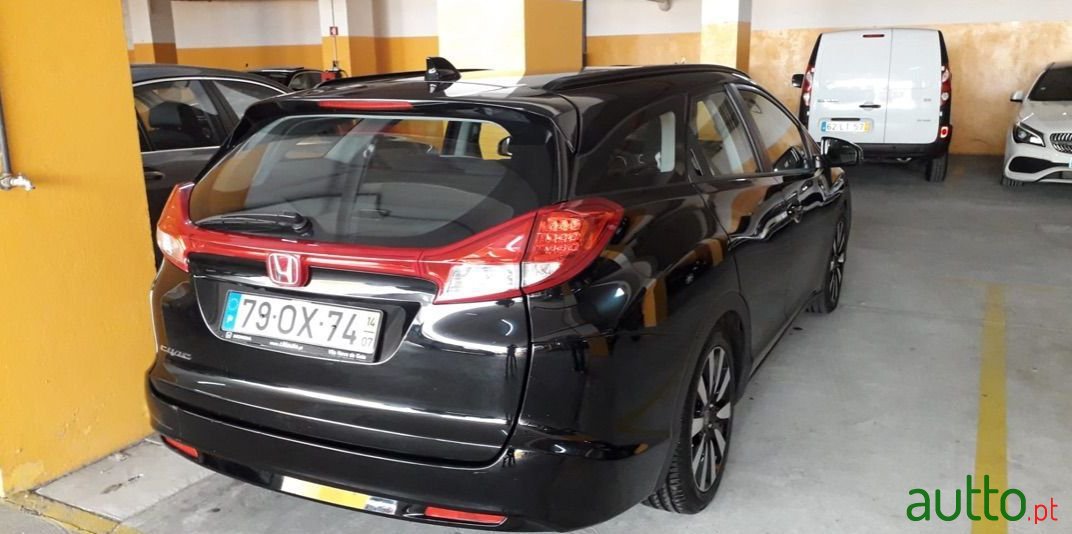 2014' Honda Civic Tourer photo #2