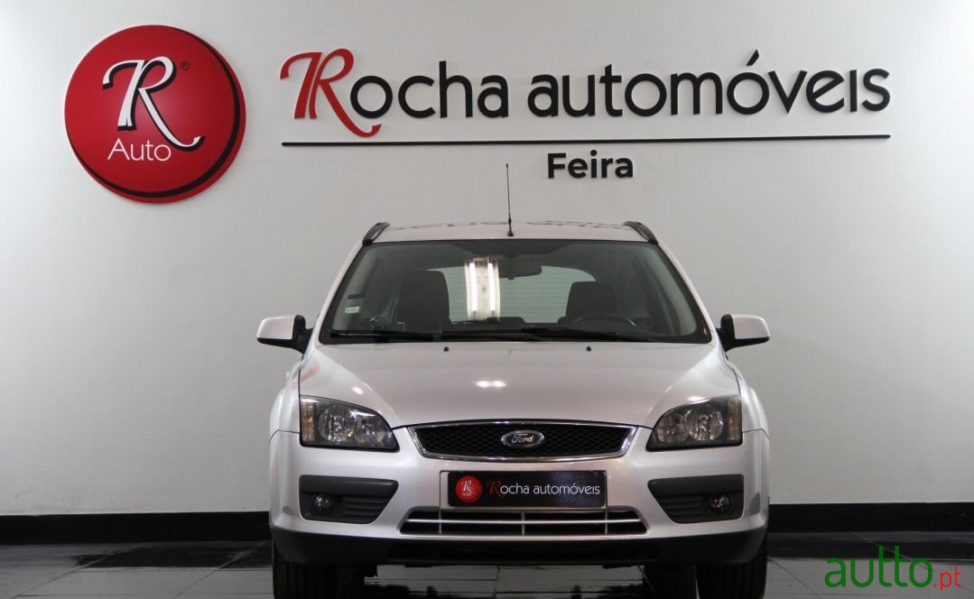 2005' Ford Focus Sw photo #2