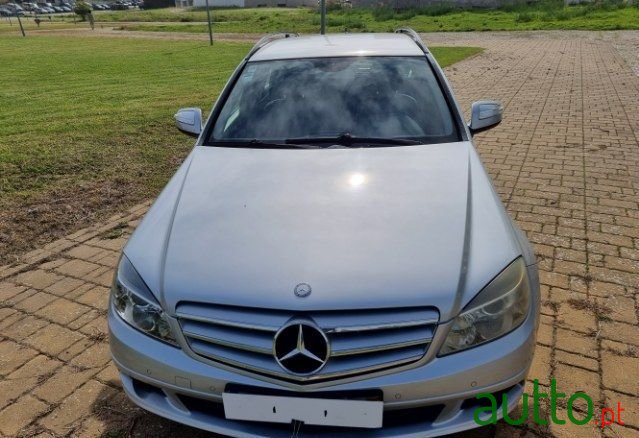 2008' Mercedes-Benz C-220 photo #4