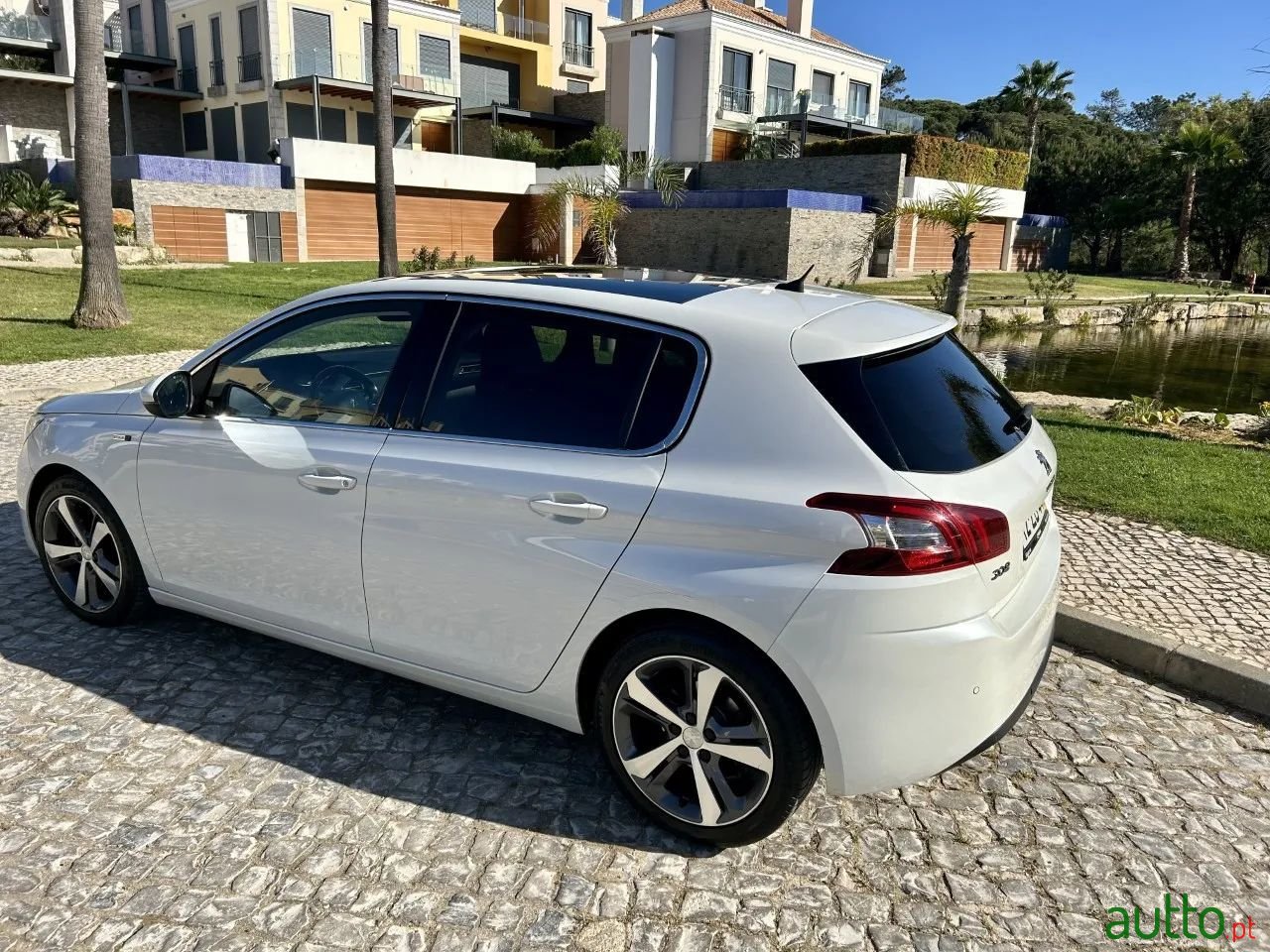 2015' Peugeot 308 photo #4