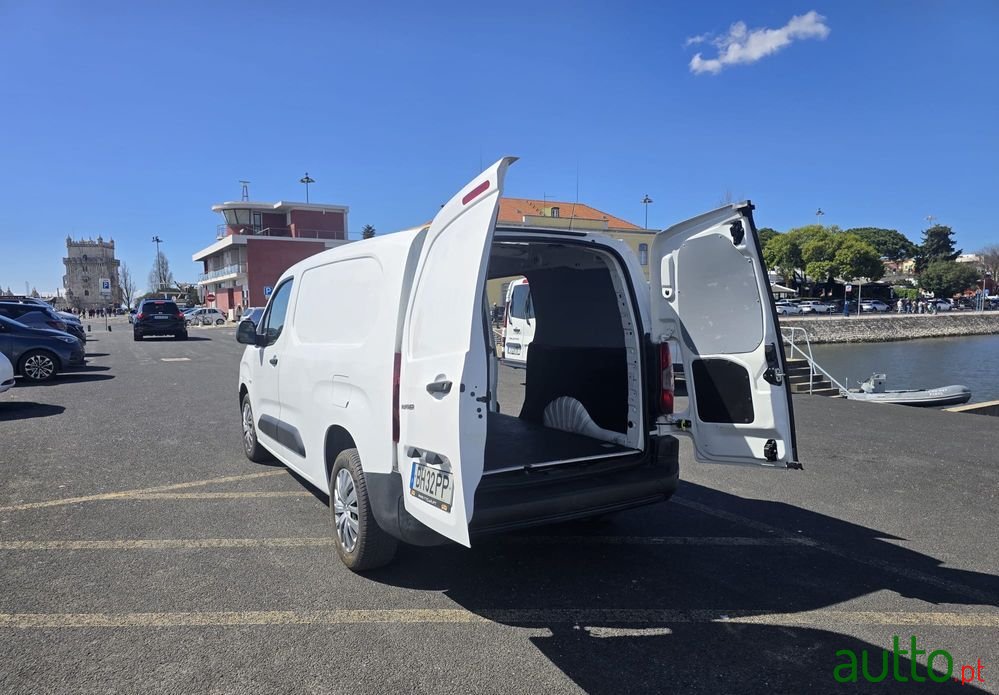 2019' Peugeot Partner photo #5