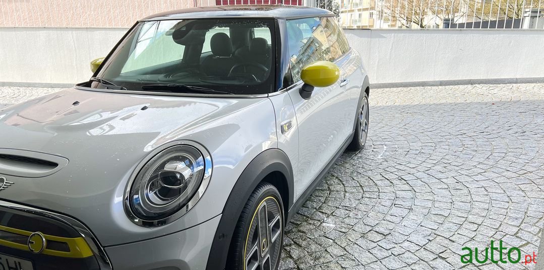 2019' MINI Cooper Se photo #2