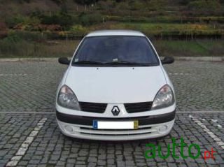 2004' Renault Clio photo #1