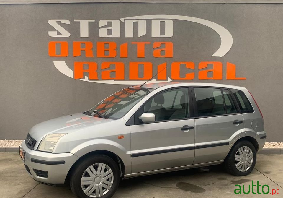 2005' Ford Fusion Elegance photo #1