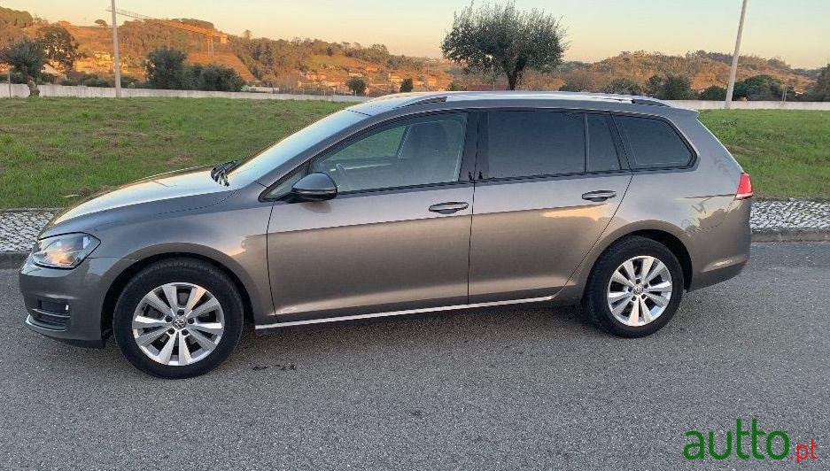 2015' Volkswagen Golf Variant 1.6 Tdi  Bluemotion photo #3