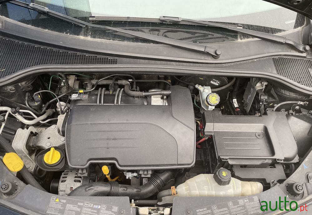 2012' Renault Clio 1.2 16V Confort photo #2