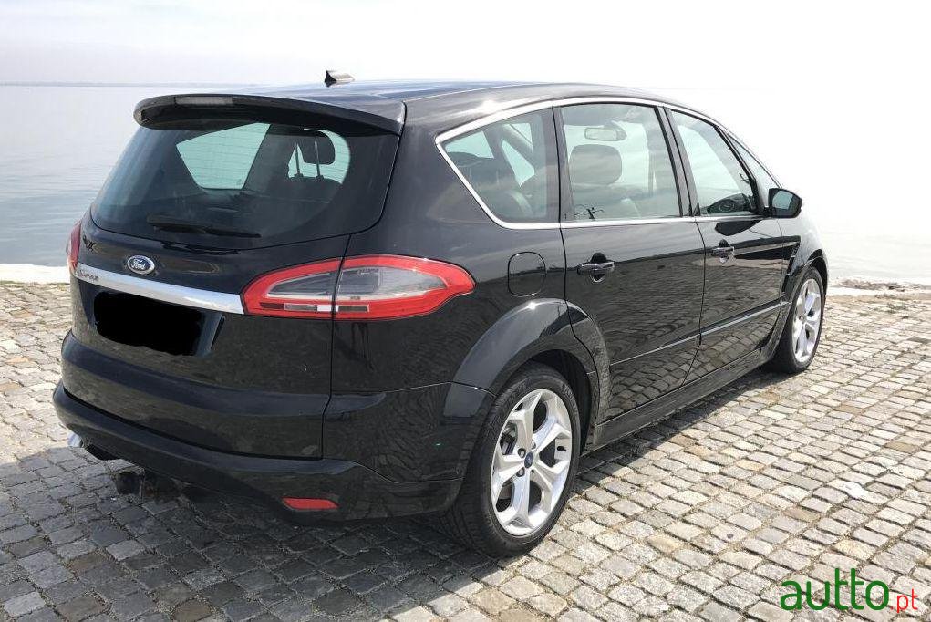 2013' Ford S-Max 2.0 TDCi Titanium 7L Aut. photo #2