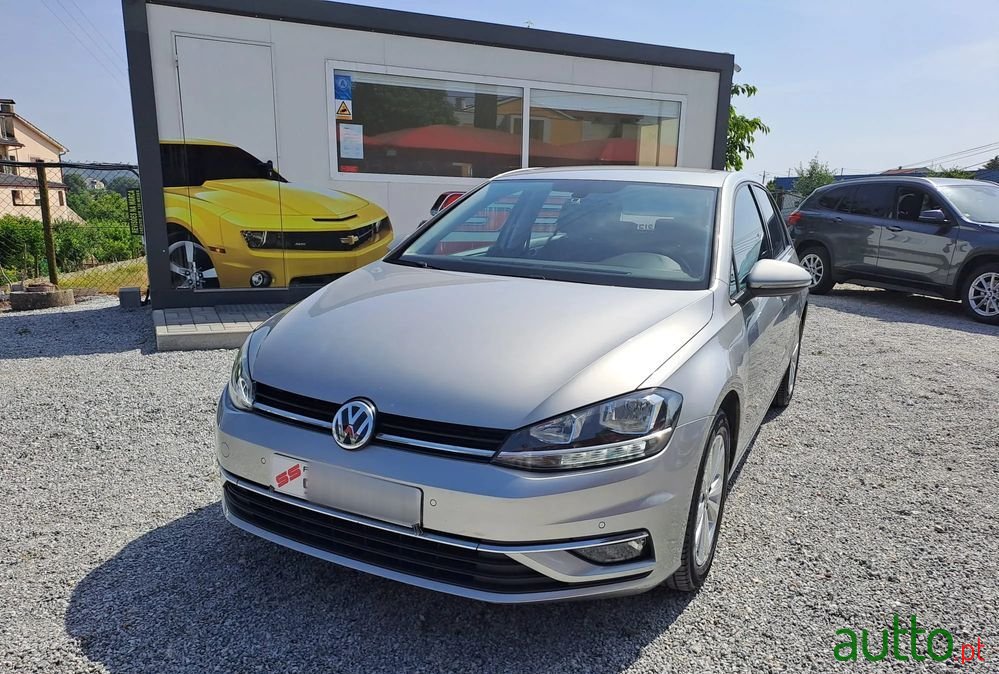 2018' Volkswagen Golf photo #1