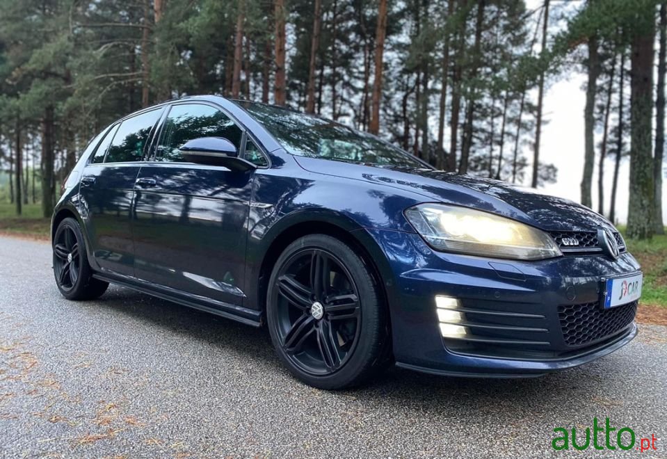 2013' Volkswagen Golf photo #5