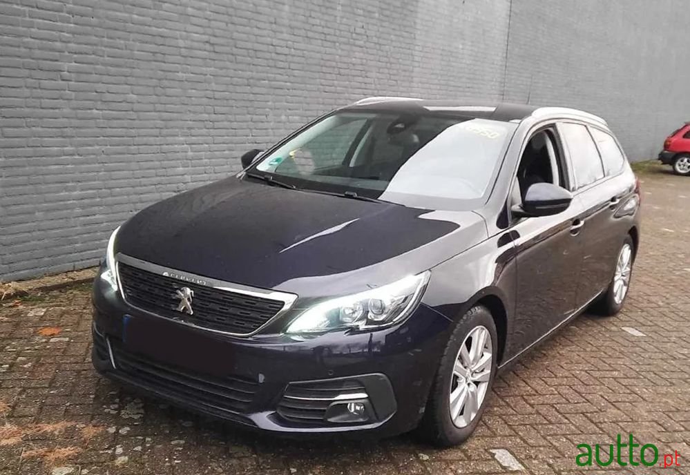 2017' Peugeot 308 Sw photo #2