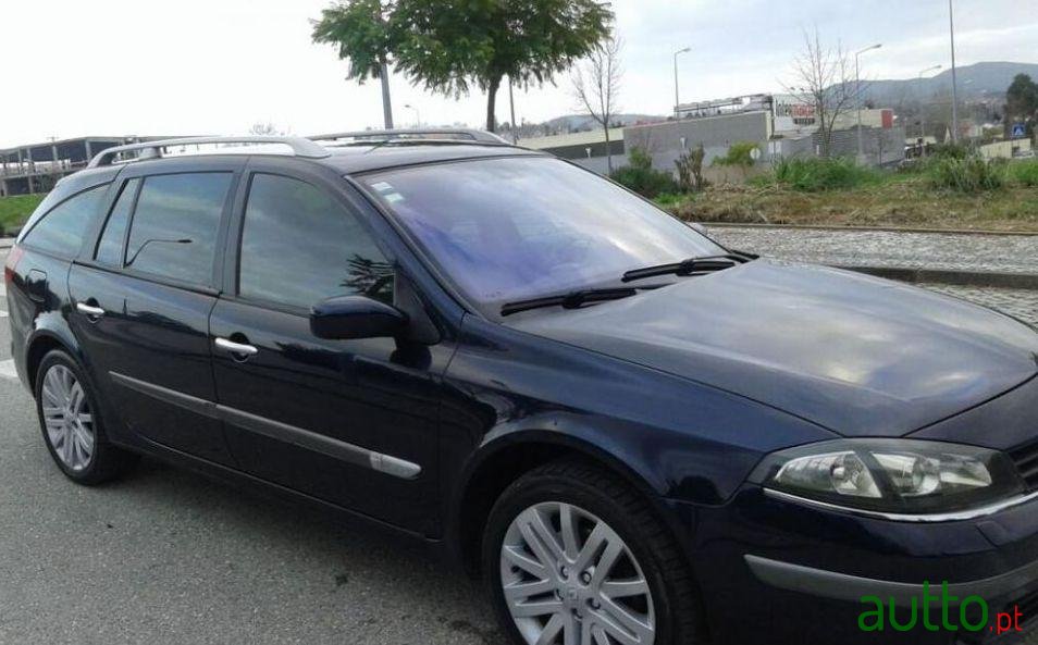 2005' Renault Laguna Break photo #2