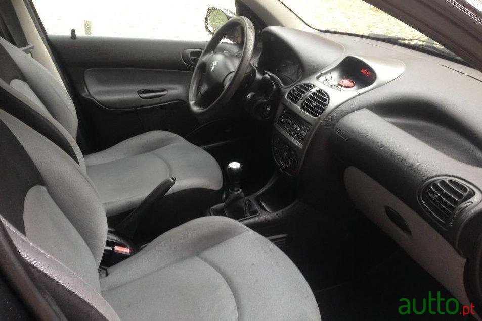 2004' Peugeot 206-Sw 1.4 Hdi Look photo #1