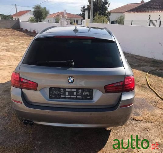 2017' BMW 520 Touring photo #4