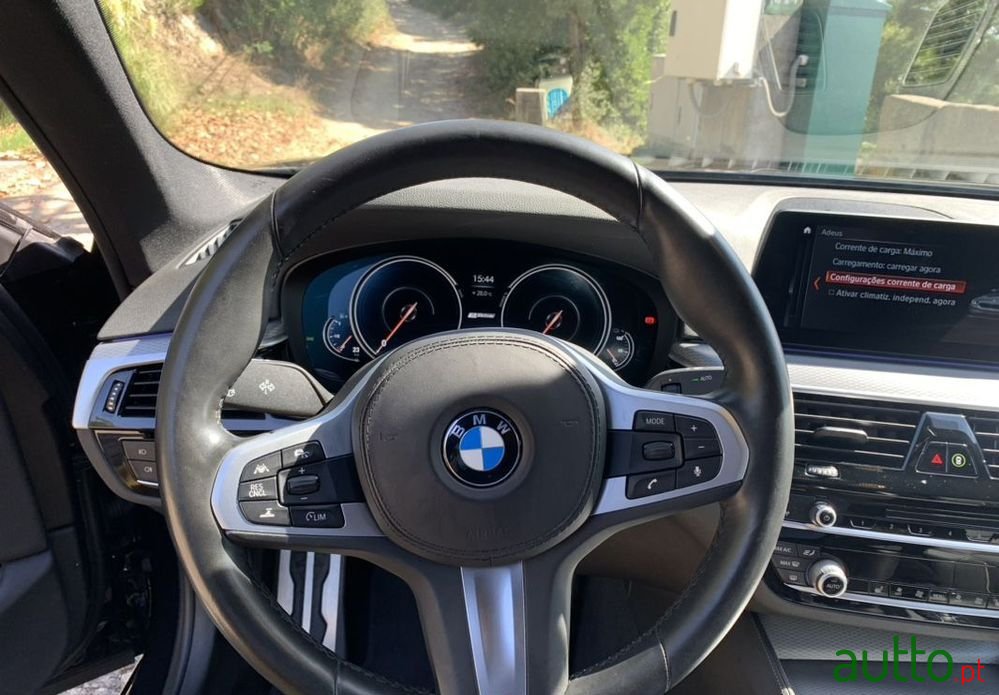 2017' BMW 530 photo #4