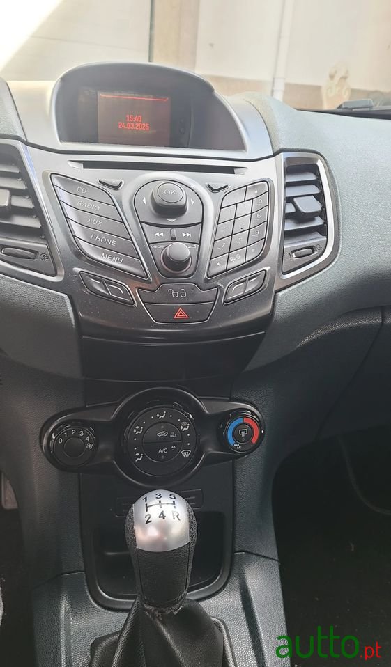 2011' Ford Fiesta 1.4 Tdci Trend photo #3