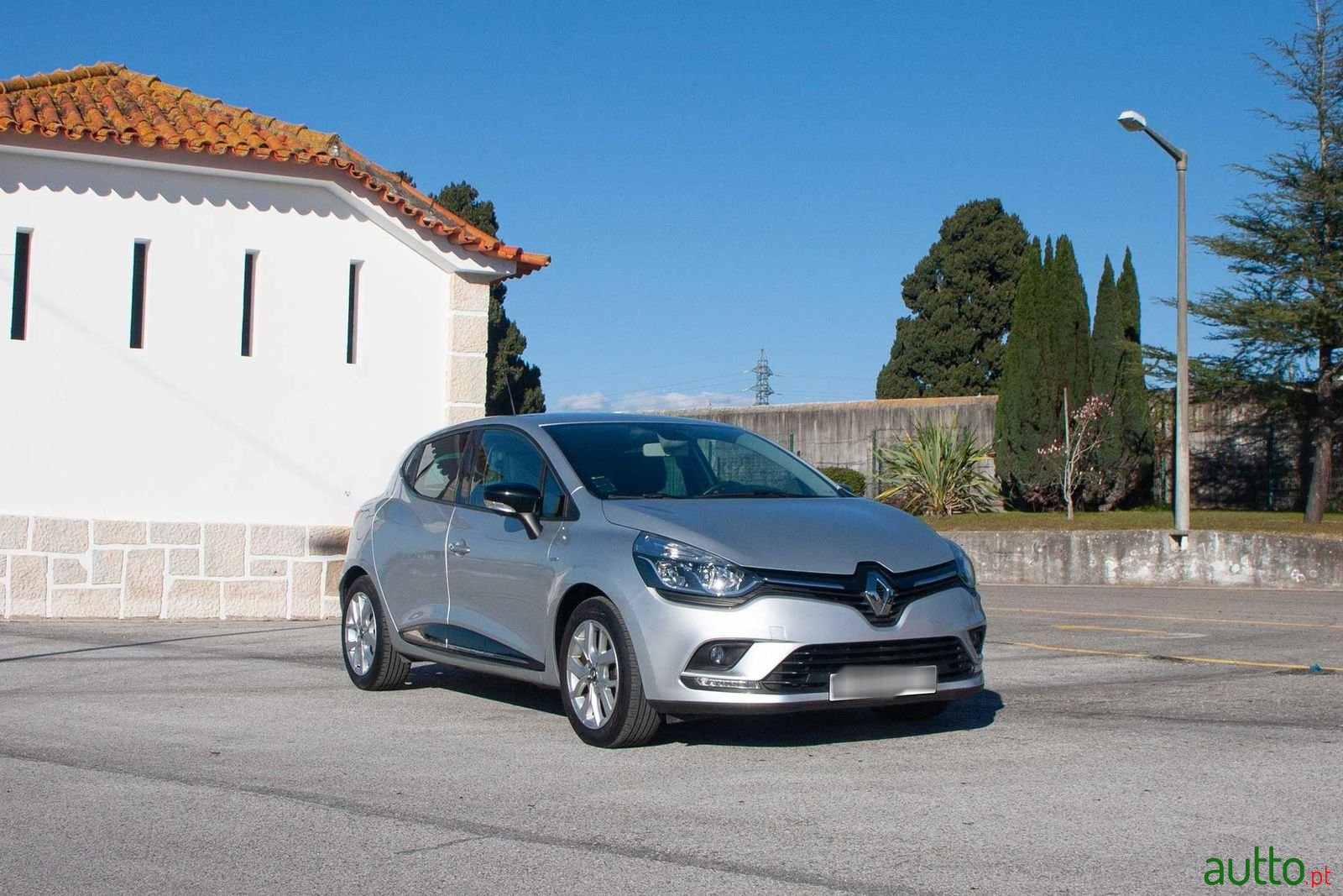 2019' Renault Clio photo #2