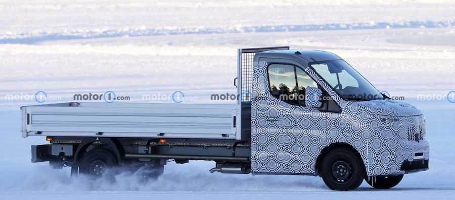 New Renault Master Prototypes Spied With Diesel And EV Powertrains