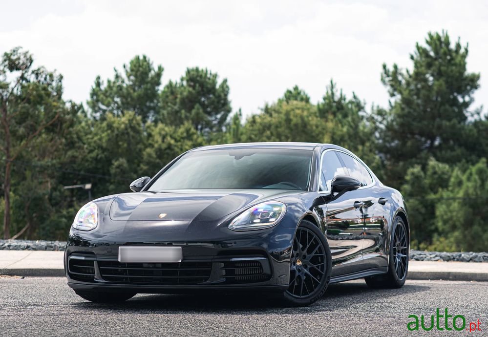 2017' Porsche Panamera 4S Diesel photo #1