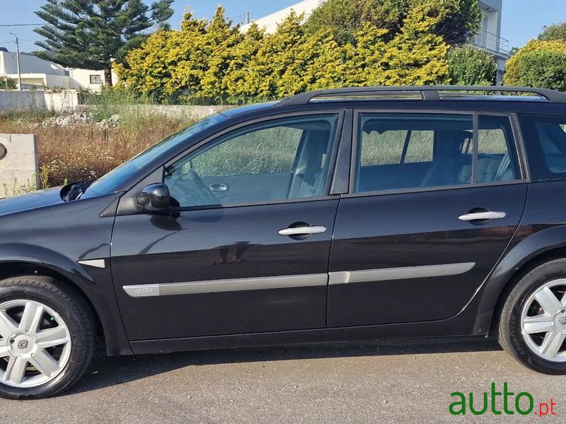 2004' Renault Megane Break photo #2