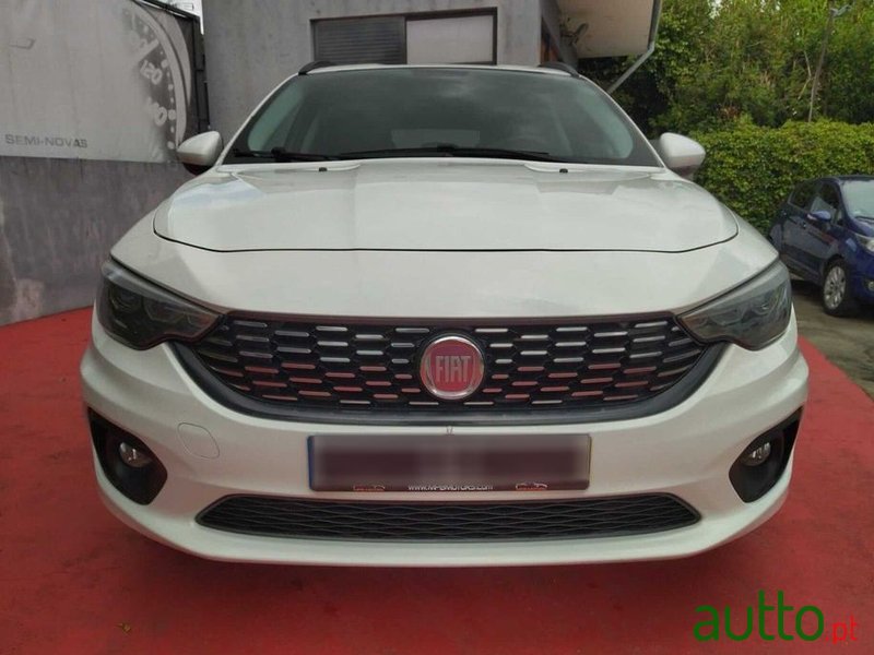 2019' Fiat Tipo Station Wagon photo #2