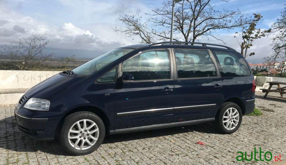 2008' Volkswagen Sharan photo #4