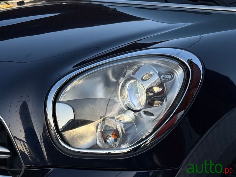 2016' MINI Countryman Cooper D photo #3