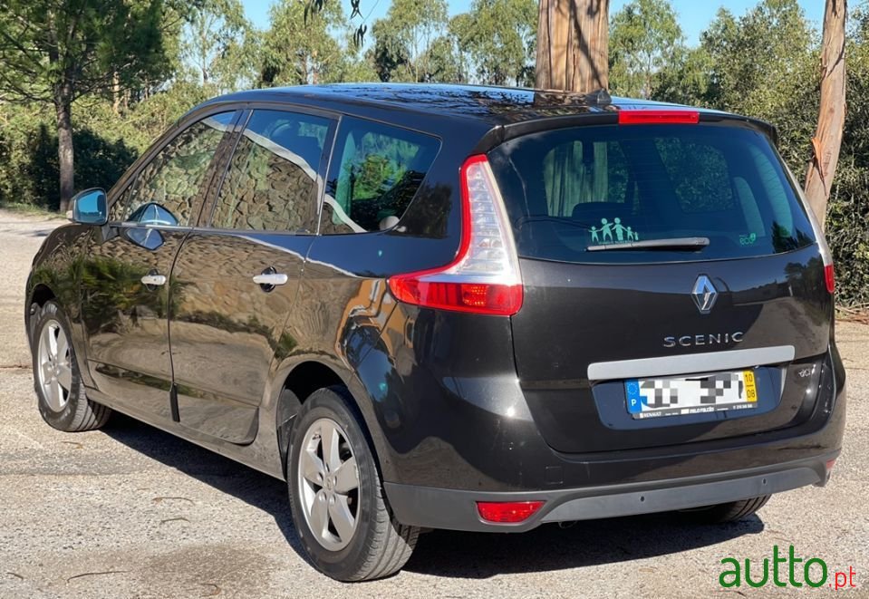 2010' Renault Grand Scenic 1.5-Dci photo #6