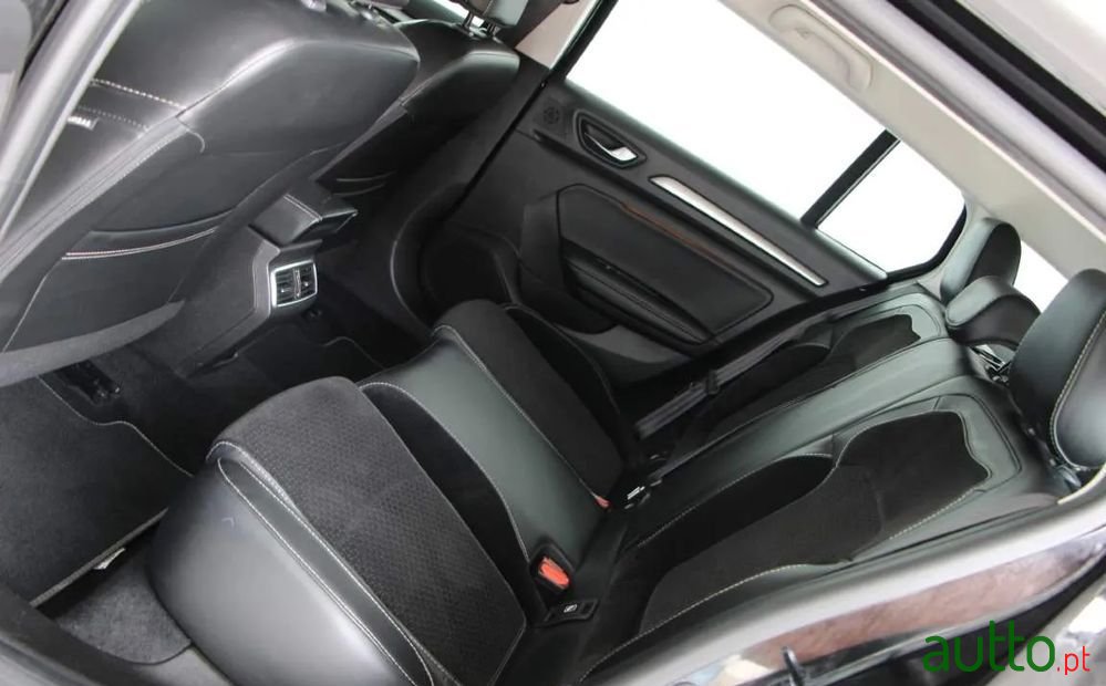 2018' Renault Megane Sport Tourer photo #6