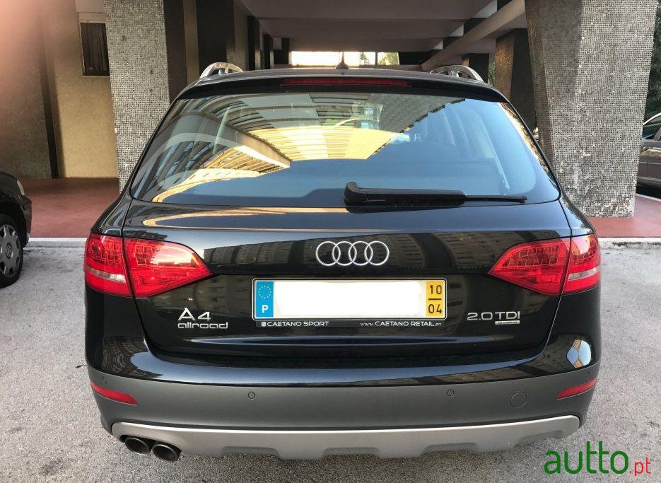 2010' Audi A4 2.0 Tdi Quattro photo #3