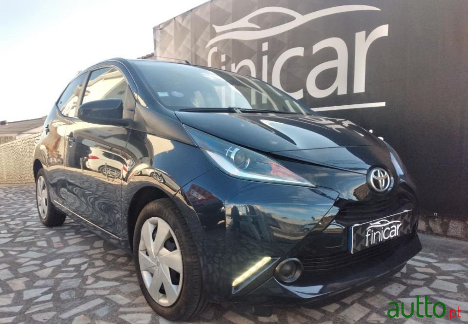 2015' Toyota Aygo photo #1